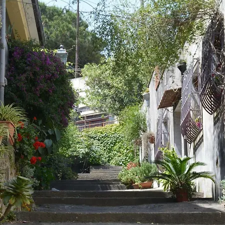 Etna Hiking Frühstückspension 3*